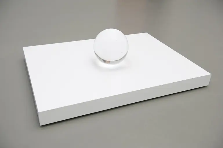 [Translate to English:] Marijke van Warmerdam, Eiskugel, 1998.