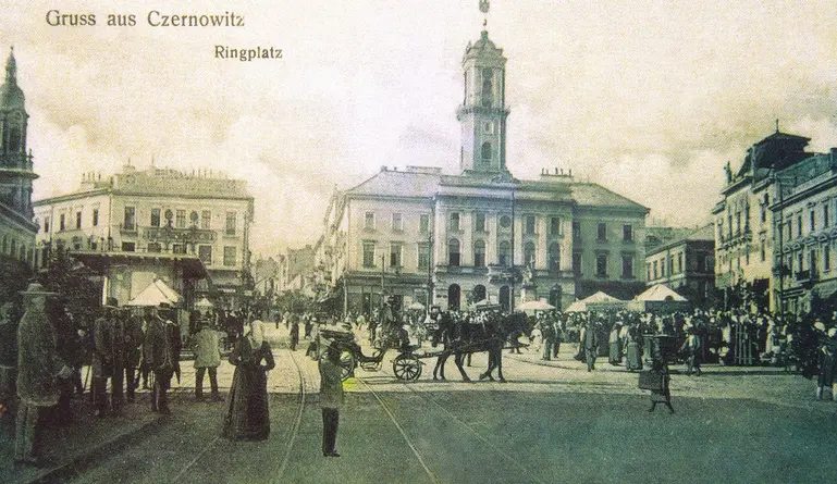 [Translate to English:] Gruss aus Czernowitz — Ringplatz, around 1900, postcard.