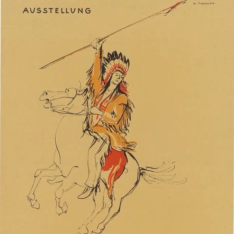 Ausstellungsplakat "Prärie-Indianer" aus dem GRASSI von 1960 mit einer Zeichnung (vermutlich Feder) eines indigenen Mannes zu Pferd mit Federhaube und in die Luft gestreckten Speer er